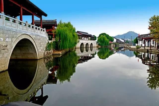 北京美食街(前门、牛街、护国寺小吃街)可以行李寄存的地方!