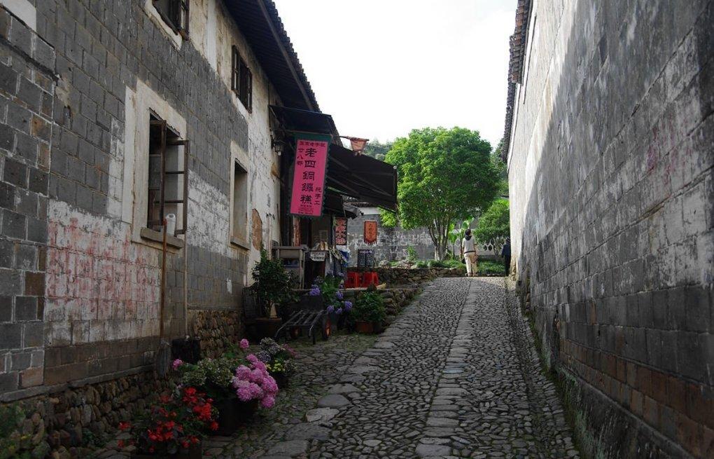 跳动的圆球